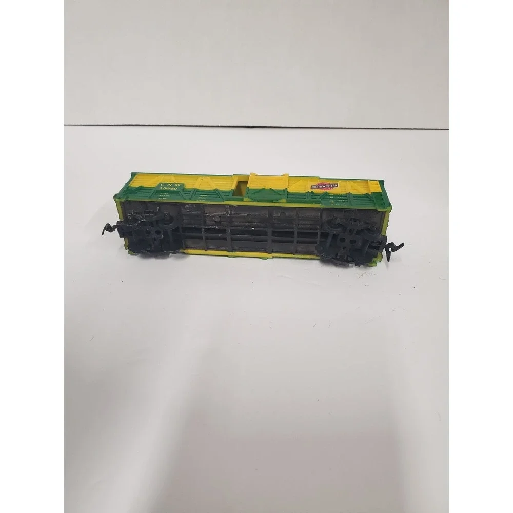 LIFE-LIKE HO SCALE CNW 15040 CHICAGO NORTH WESTERN STOCK CATTLE CAR